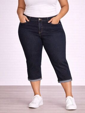 Plus Size Cropped Bermuda Shorts in Dark Indigo